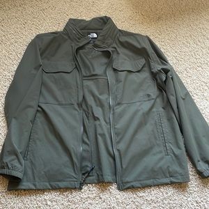 Men’s North Face lightweight jacket